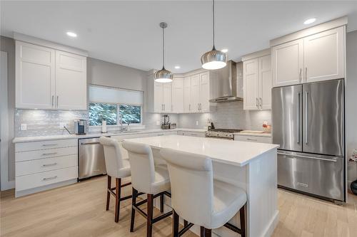 2818 Copper Ridge Drive, West Kelowna, BC - Indoor Photo Showing Kitchen With Stainless Steel Kitchen With Upgraded Kitchen