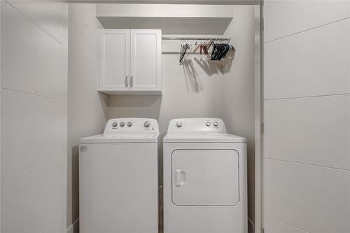 2818 Copper Ridge Drive, West Kelowna, BC - Indoor Photo Showing Laundry Room