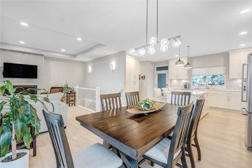 2818 Copper Ridge Drive, West Kelowna, BC - Indoor Photo Showing Dining Room