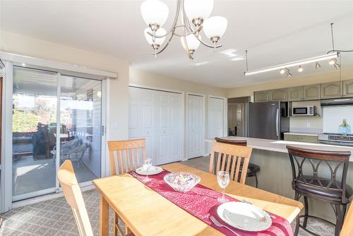 50-6400 Spencer Road, Kelowna, BC - Indoor Photo Showing Dining Room