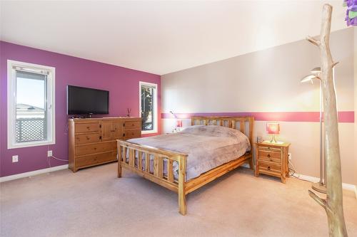 50-6400 Spencer Road, Kelowna, BC - Indoor Photo Showing Bedroom