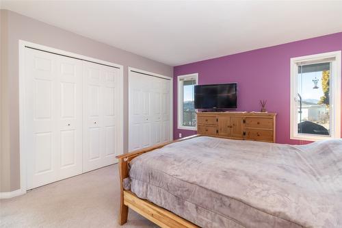 50-6400 Spencer Road, Kelowna, BC - Indoor Photo Showing Bedroom