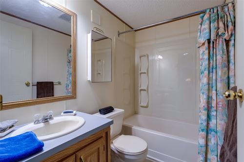 40-1750 Lenz Road, West Kelowna, BC - Indoor Photo Showing Bathroom