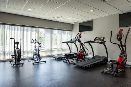 608-925 Leon Avenue, Kelowna, BC - Indoor Photo Showing Gym Room