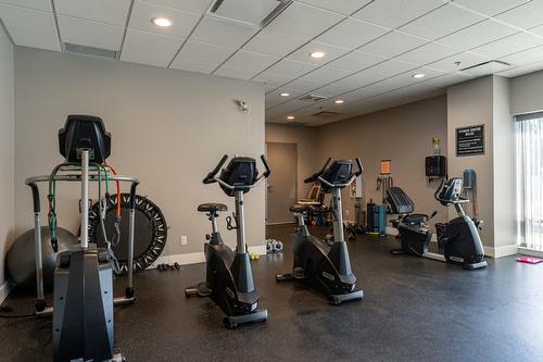 608-925 Leon Avenue, Kelowna, BC - Indoor Photo Showing Gym Room