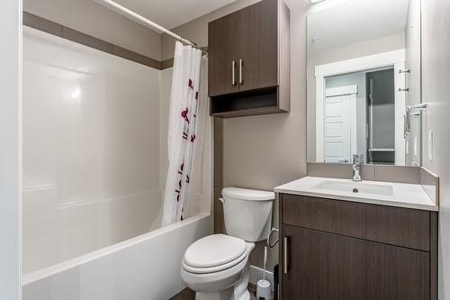 608-925 Leon Avenue, Kelowna, BC - Indoor Photo Showing Bathroom