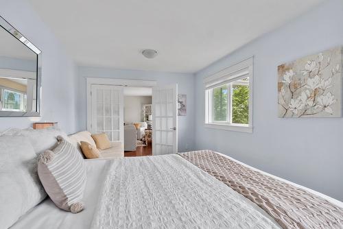 845 Richter Street, Kelowna, BC - Indoor Photo Showing Bedroom