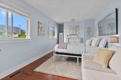 845 Richter Street, Kelowna, BC - Indoor Photo Showing Bedroom