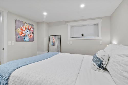 845 Richter Street, Kelowna, BC - Indoor Photo Showing Bedroom