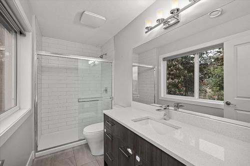 3737 Inverness Road, West Kelowna, BC - Indoor Photo Showing Bathroom