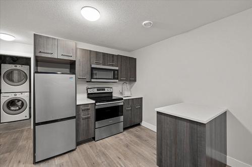 3737 Inverness Road, West Kelowna, BC - Indoor Photo Showing Kitchen