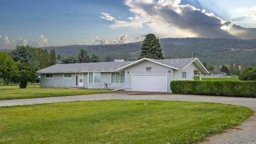 5831 Old Vernon Road, Kelowna, BC - Outdoor