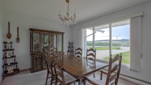 5831 Old Vernon Road, Kelowna, BC - Indoor Photo Showing Dining Room