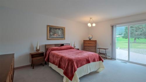 5831 Old Vernon Road, Kelowna, BC - Indoor Photo Showing Bedroom