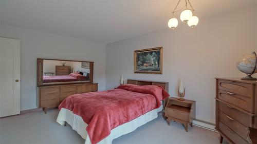 5831 Old Vernon Road, Kelowna, BC - Indoor Photo Showing Bedroom