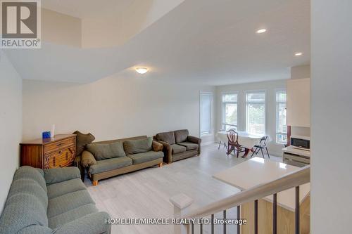 249 Heritage Park Drive, Greater Napanee, ON - Indoor Photo Showing Living Room