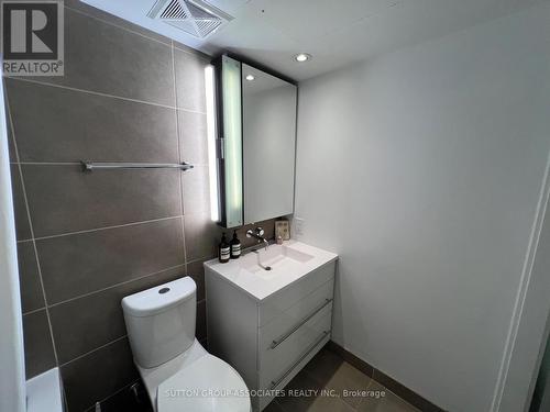 706 - 508 Wellington Street W, Toronto, ON - Indoor Photo Showing Bathroom