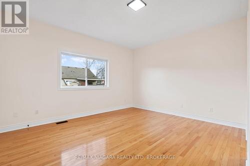 36 Longfellow Avenue, St. Catharines (452 - Haig), ON - Indoor Photo Showing Other Room