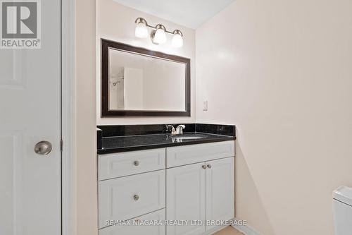 36 Longfellow Avenue, St. Catharines (452 - Haig), ON - Indoor Photo Showing Bathroom