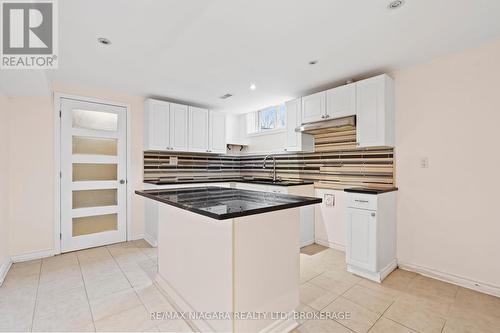 36 Longfellow Avenue, St. Catharines (452 - Haig), ON - Indoor Photo Showing Kitchen