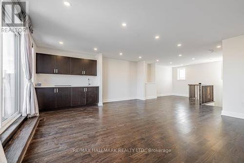 392 Farrell Road, Vaughan, ON - Indoor Photo Showing Kitchen