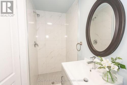 3337 Rhonda Valley, Mississauga, ON - Indoor Photo Showing Bathroom