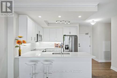 905 - 1878 Gordon Street, Guelph, ON - Indoor Photo Showing Kitchen With Double Sink With Upgraded Kitchen