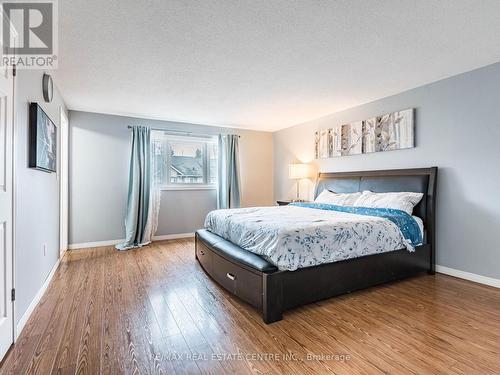 58 - 1 Royalwood Crescent, Hamilton, ON - Indoor Photo Showing Bedroom