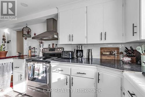 32-34 Gloucester Street N, Cornwall, ON - Indoor Photo Showing Kitchen