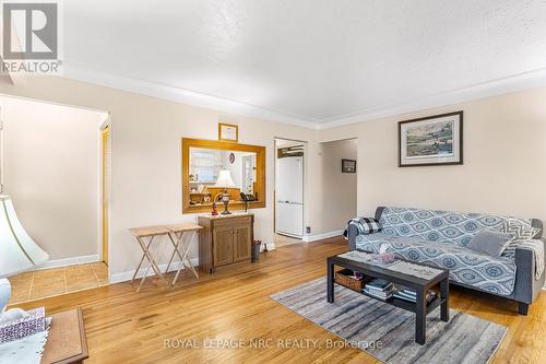 186 Glenwood Avenue, Port Colborne (878 - Sugarloaf), ON - Indoor Photo Showing Living Room