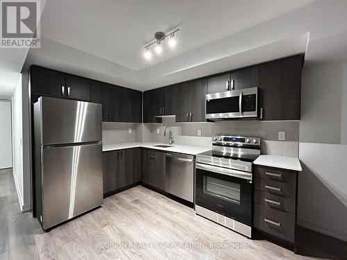 1109 - 1435 Celebration Drive, Pickering, ON - Indoor Photo Showing Kitchen