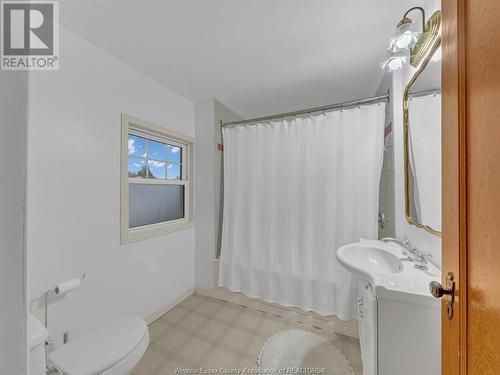 80 Wilson Avenue, Chatham, ON - Indoor Photo Showing Bathroom