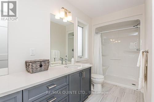 15 Nipigon Street, Belleville, ON - Indoor Photo Showing Bathroom