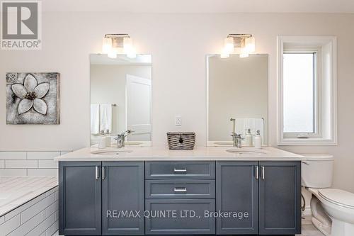 15 Nipigon Street, Belleville, ON - Indoor Photo Showing Bathroom