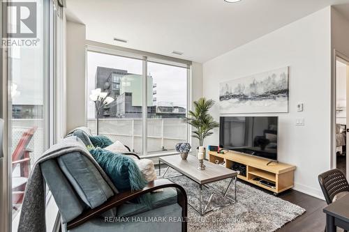 1201 - 60 Tannery Road, Toronto, ON - Indoor Photo Showing Living Room