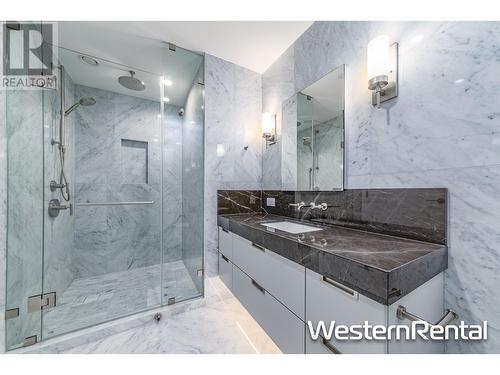 1335 Howe Street, Vancouver, BC - Indoor Photo Showing Bathroom