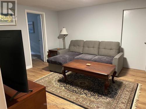 4 Knowland Drive, Toronto, ON - Indoor Photo Showing Living Room