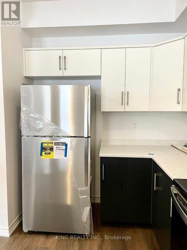 31 Elsegood Drive, Guelph, ON - Indoor Photo Showing Kitchen