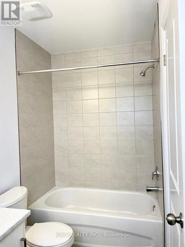 31 Elsegood Drive, Guelph, ON - Indoor Photo Showing Bathroom