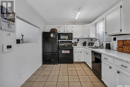 630 Forrester Road, Saskatoon, SK - Indoor Photo Showing Kitchen