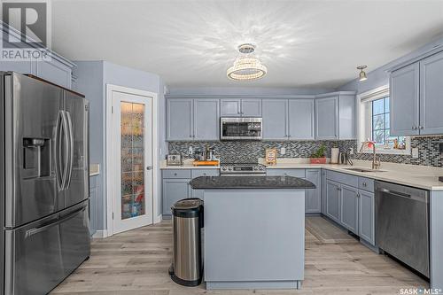 110 Maguire Court, Saskatoon, SK - Indoor Photo Showing Kitchen With Upgraded Kitchen