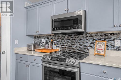 110 Maguire Court, Saskatoon, SK - Indoor Photo Showing Kitchen