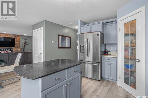 110 Maguire Court, Saskatoon, SK - Indoor Photo Showing Kitchen