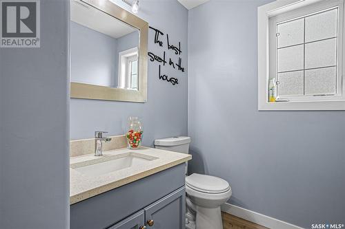 110 Maguire Court, Saskatoon, SK - Indoor Photo Showing Bathroom