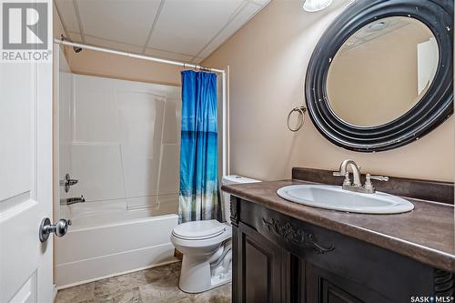 110 Maguire Court, Saskatoon, SK - Indoor Photo Showing Bathroom