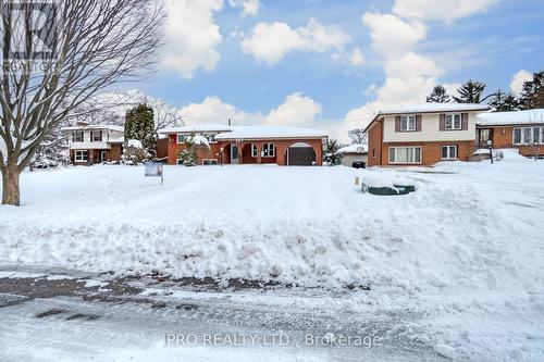 472 Three Valley Crescent, London, ON - Outdoor With Facade