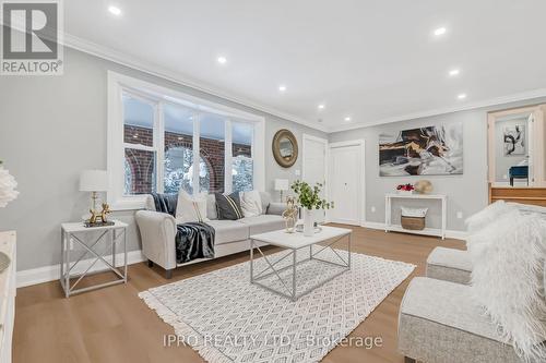 472 Three Valley Crescent, London, ON - Indoor Photo Showing Living Room