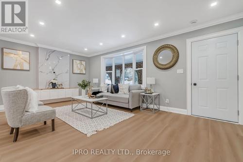 472 Three Valley Crescent, London, ON - Indoor Photo Showing Living Room