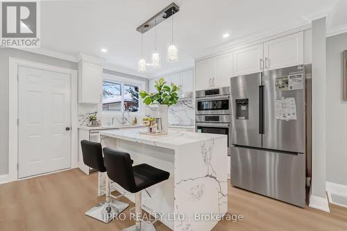 472 Three Valley Crescent, London, ON - Indoor Photo Showing Kitchen With Upgraded Kitchen