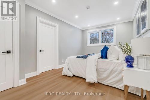 472 Three Valley Crescent, London, ON - Indoor Photo Showing Bedroom